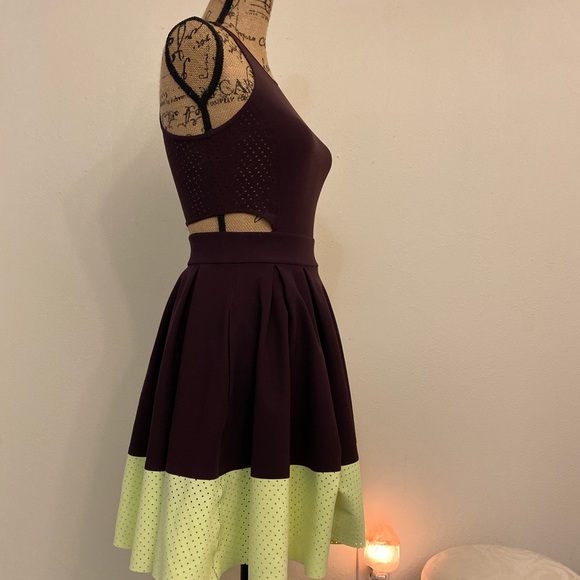 *RARE* Lululemon AWAY DRESS Black Cherry 🍒 4 - Picture 6 of 6